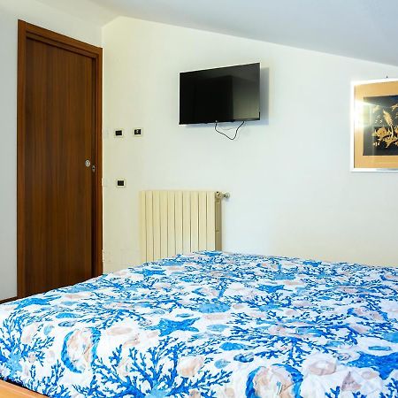 Appartamenti La Casina Porto Azzurro Luaran gambar