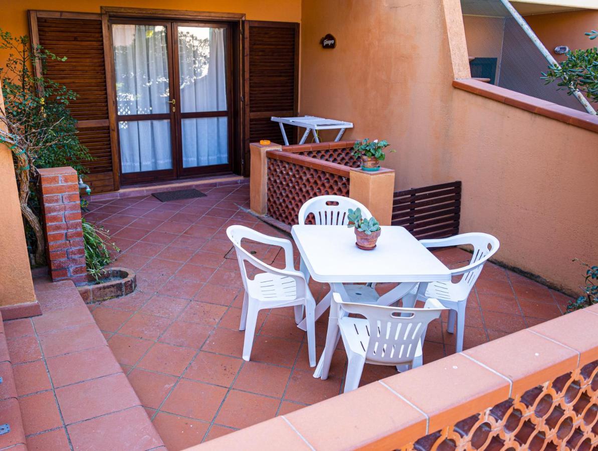 Appartamenti La Casina Porto Azzurro Luaran gambar