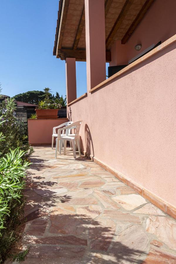 Appartamenti La Casina Porto Azzurro Luaran gambar