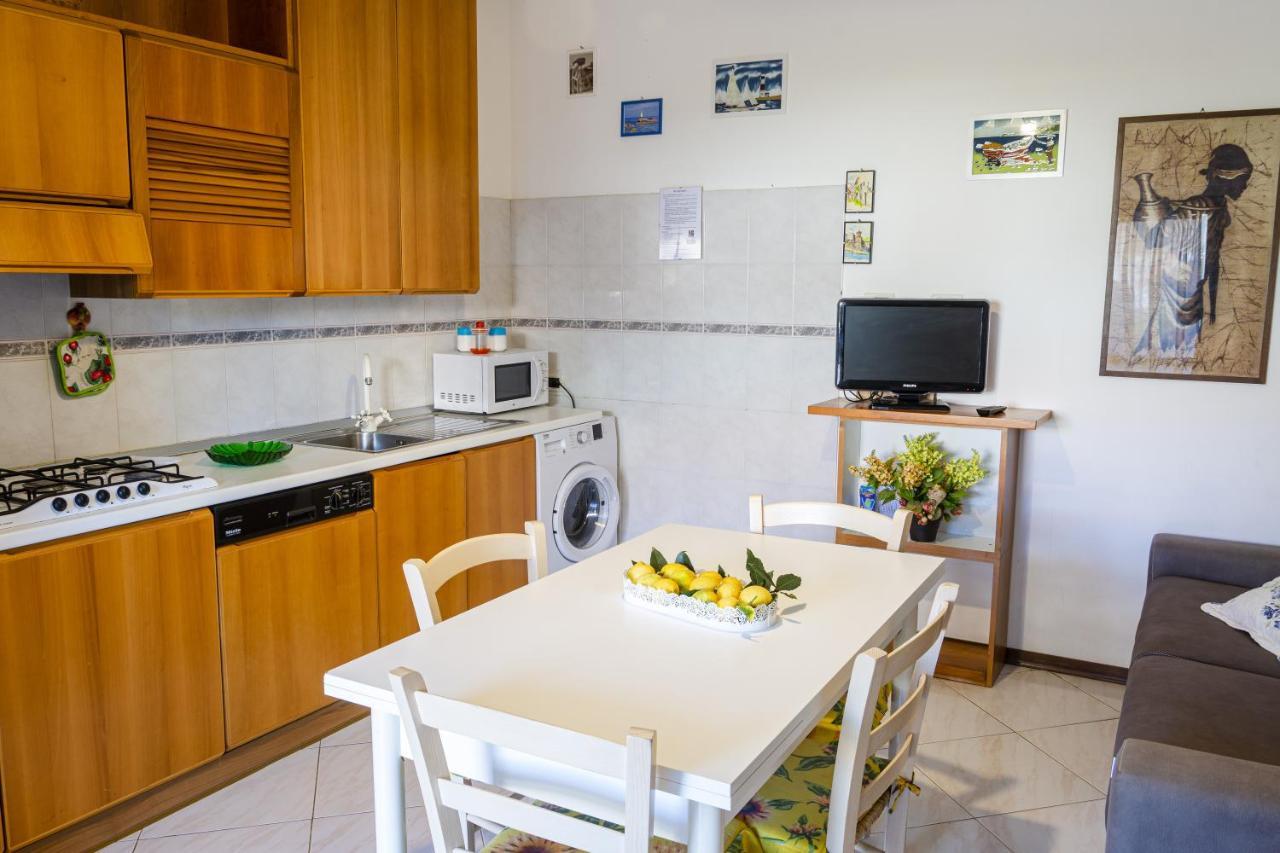 Appartamenti La Casina Porto Azzurro Luaran gambar