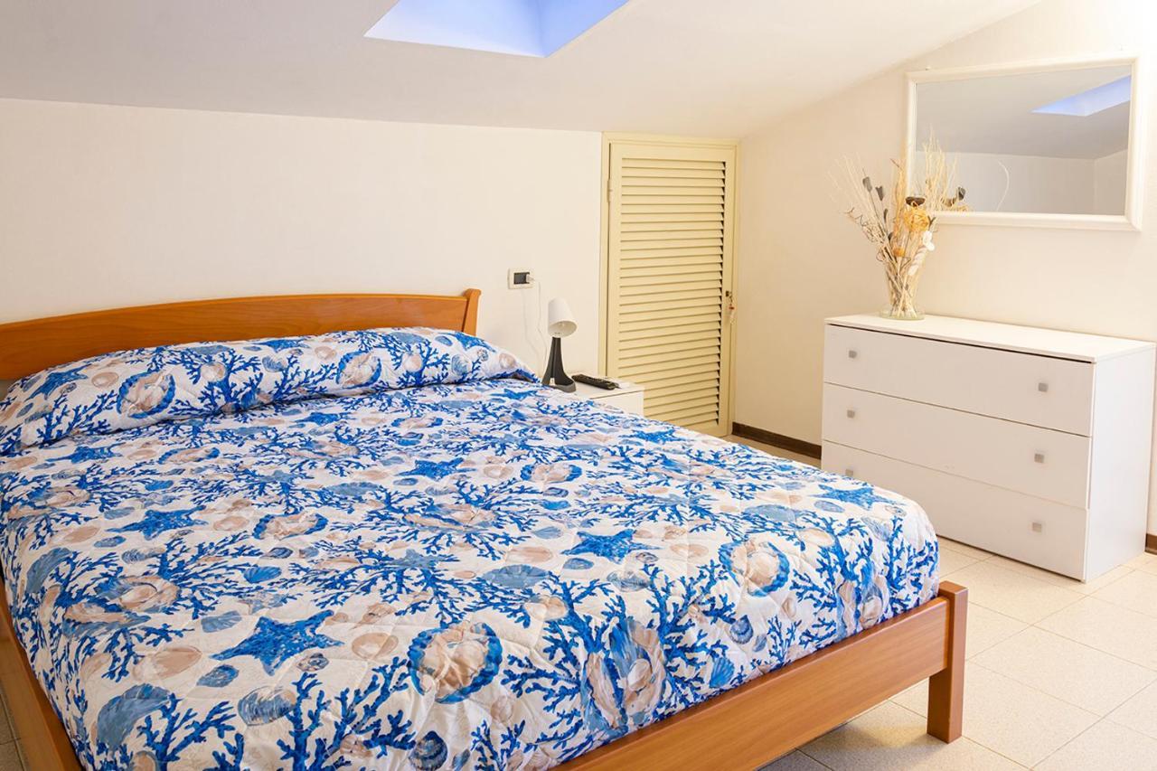 Appartamenti La Casina Porto Azzurro Luaran gambar