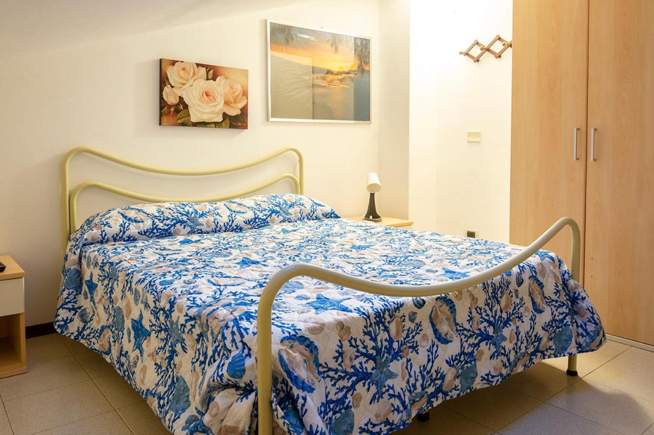 Appartamenti La Casina Porto Azzurro Luaran gambar