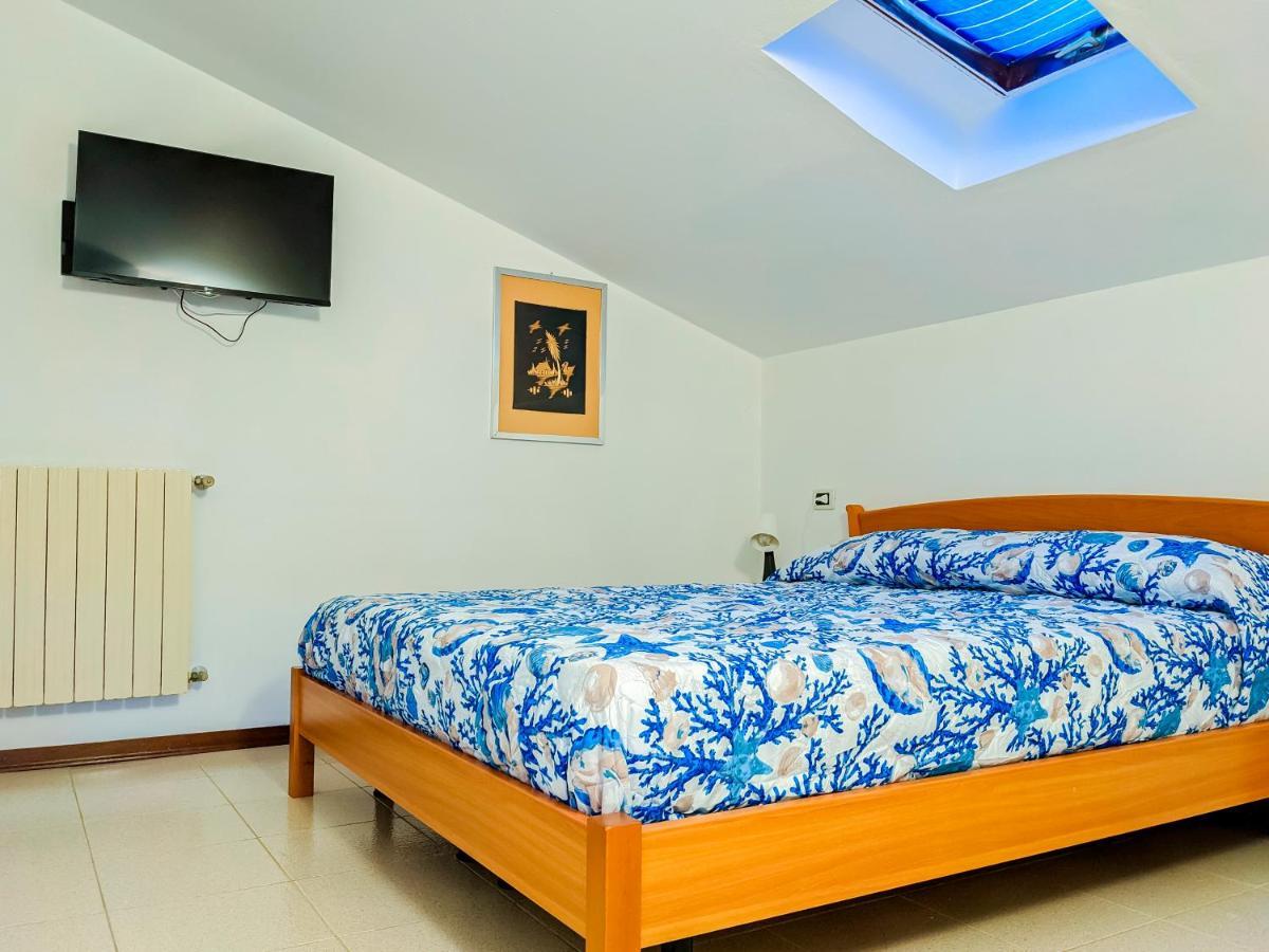 Appartamenti La Casina Porto Azzurro Luaran gambar