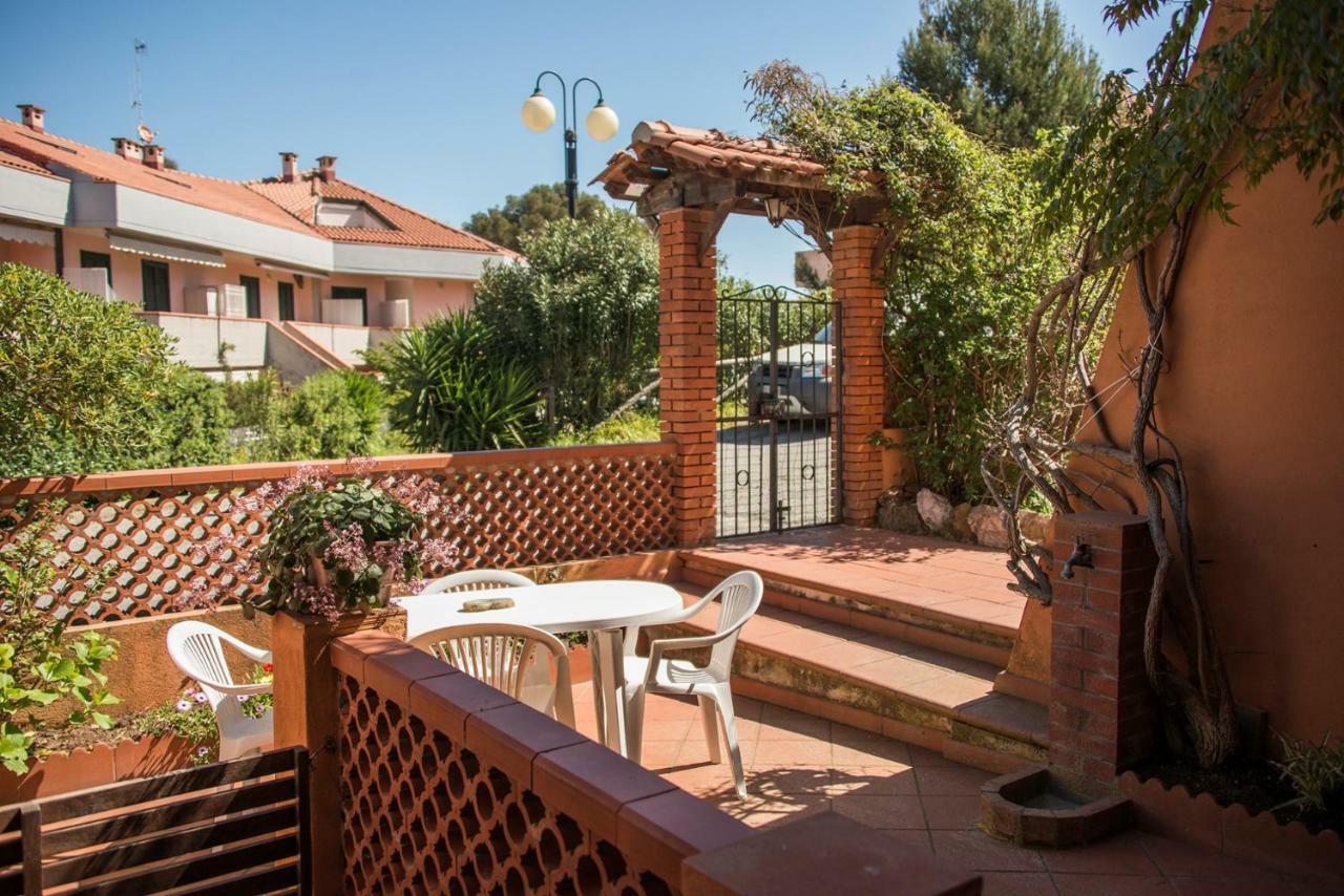 Appartamenti La Casina Porto Azzurro Luaran gambar