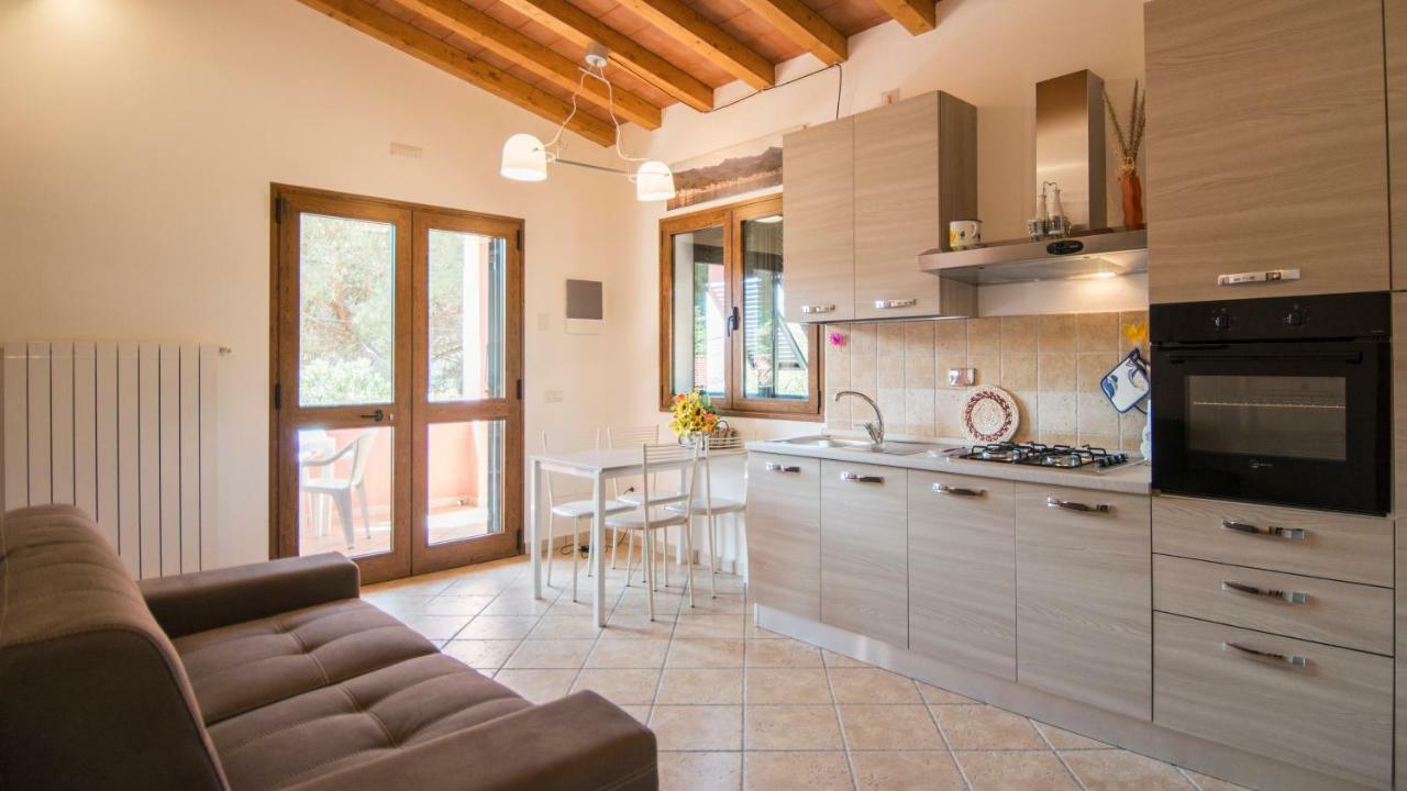 Appartamenti La Casina Porto Azzurro Luaran gambar
