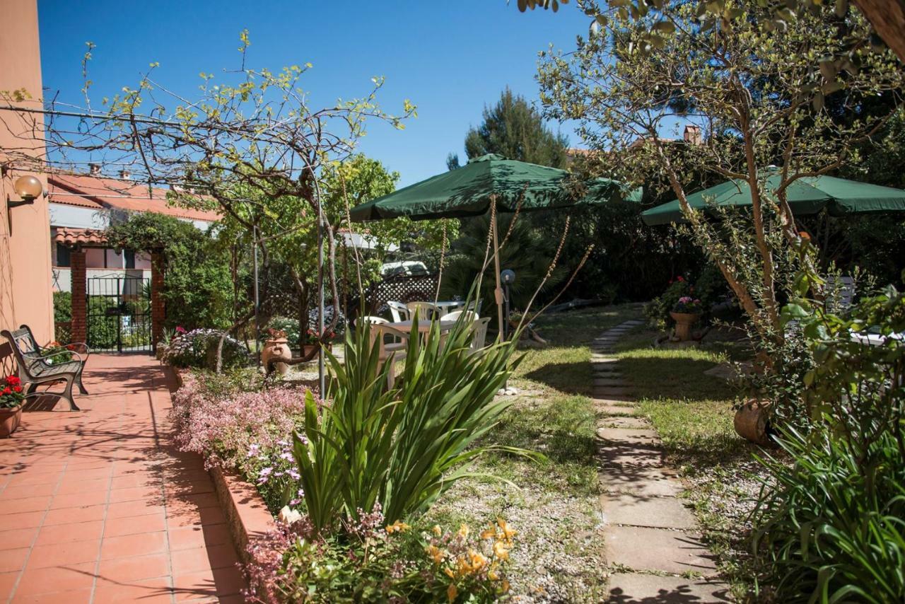 Appartamenti La Casina Porto Azzurro Luaran gambar