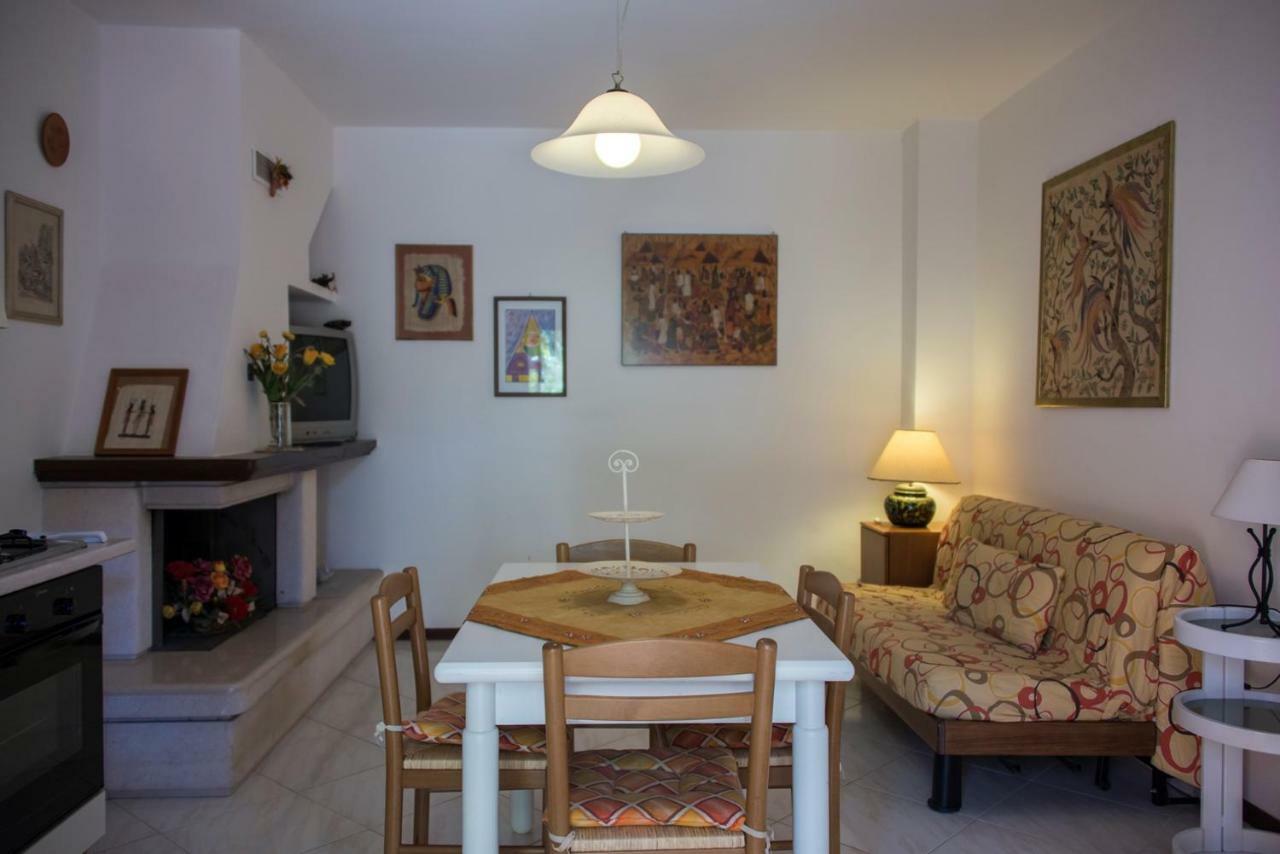 Appartamenti La Casina Porto Azzurro Luaran gambar