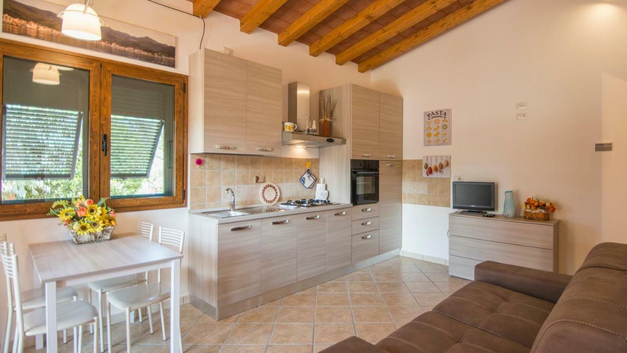 Appartamenti La Casina Porto Azzurro Luaran gambar